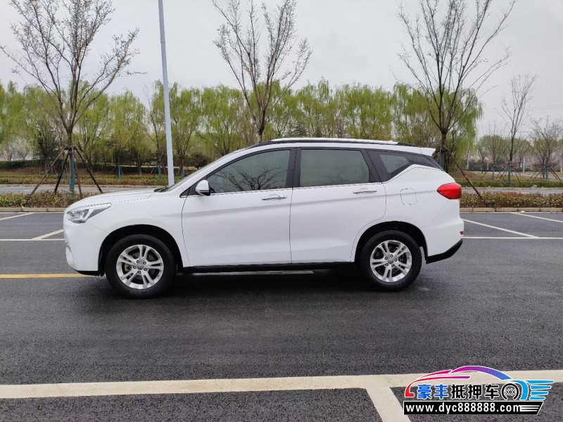 18年长城M6轿车抵押车出售