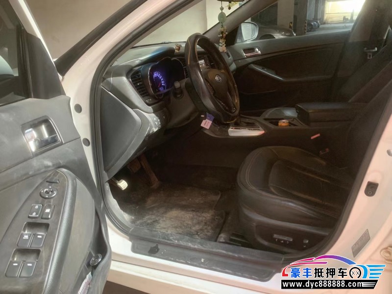 12年起亚K5轿车抵押车出售