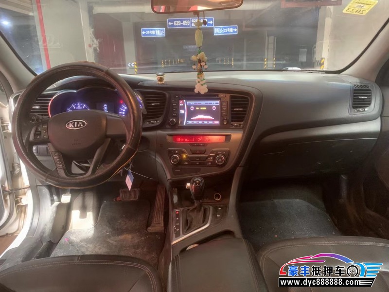 12年起亚K5轿车抵押车出售