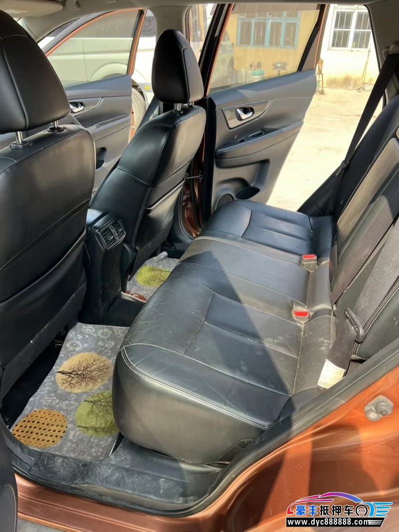 15年日产奇骏SUV抵押车出售