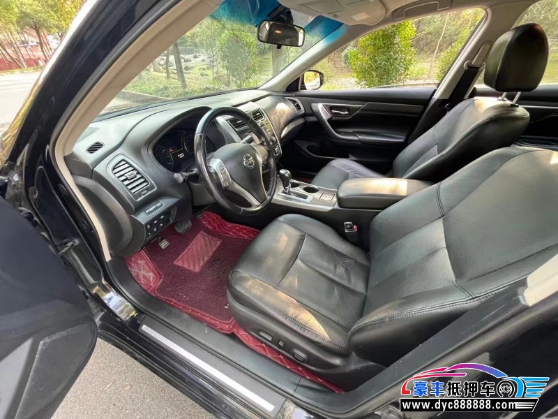 16年日产天籁轿车抵押车出售