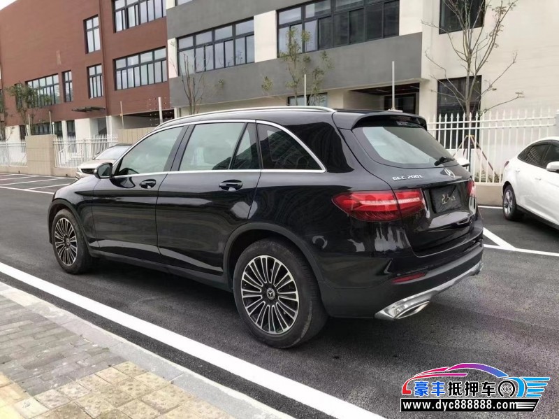 19年奔驰GLC轿车抵押车出售