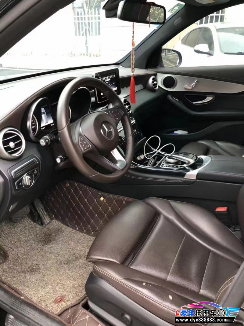 19年奔驰GLC轿车抵押车出售