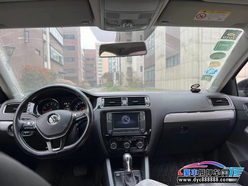 17年大众速腾轿车抵押车出售