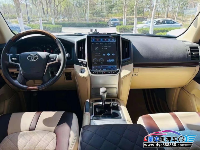18年丰田兰德酷路泽轿车抵押车出售