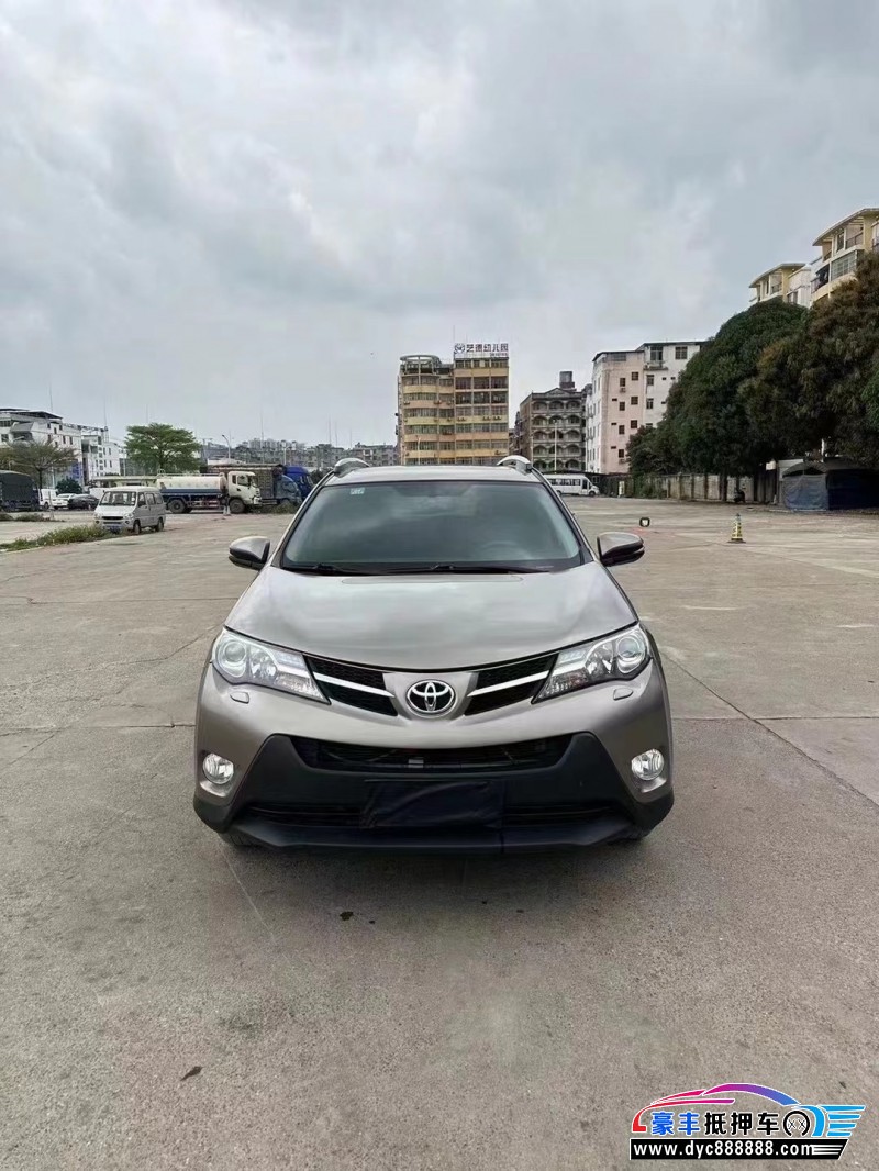 14年丰田RAV4轿车抵押车出售