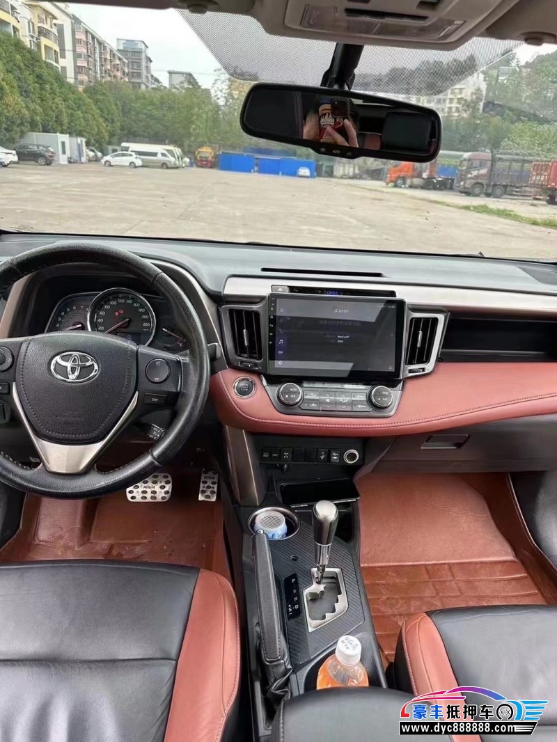 14年丰田RAV4轿车抵押车出售