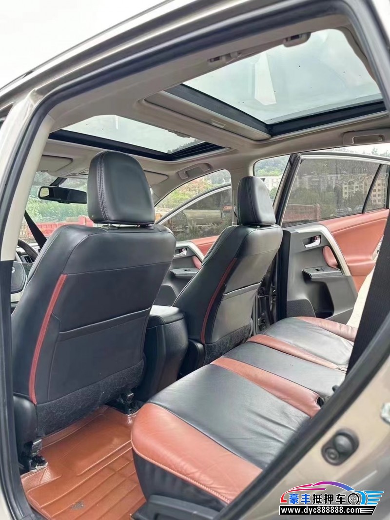 14年丰田RAV4轿车抵押车出售