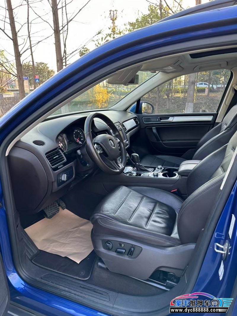 16年大众途锐轿车抵押车出售