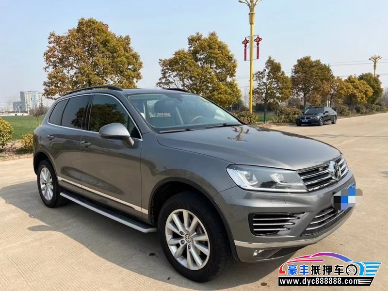 14年大众途锐轿车抵押车出售