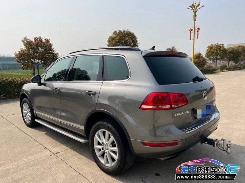 14年大众途锐轿车抵押车出售