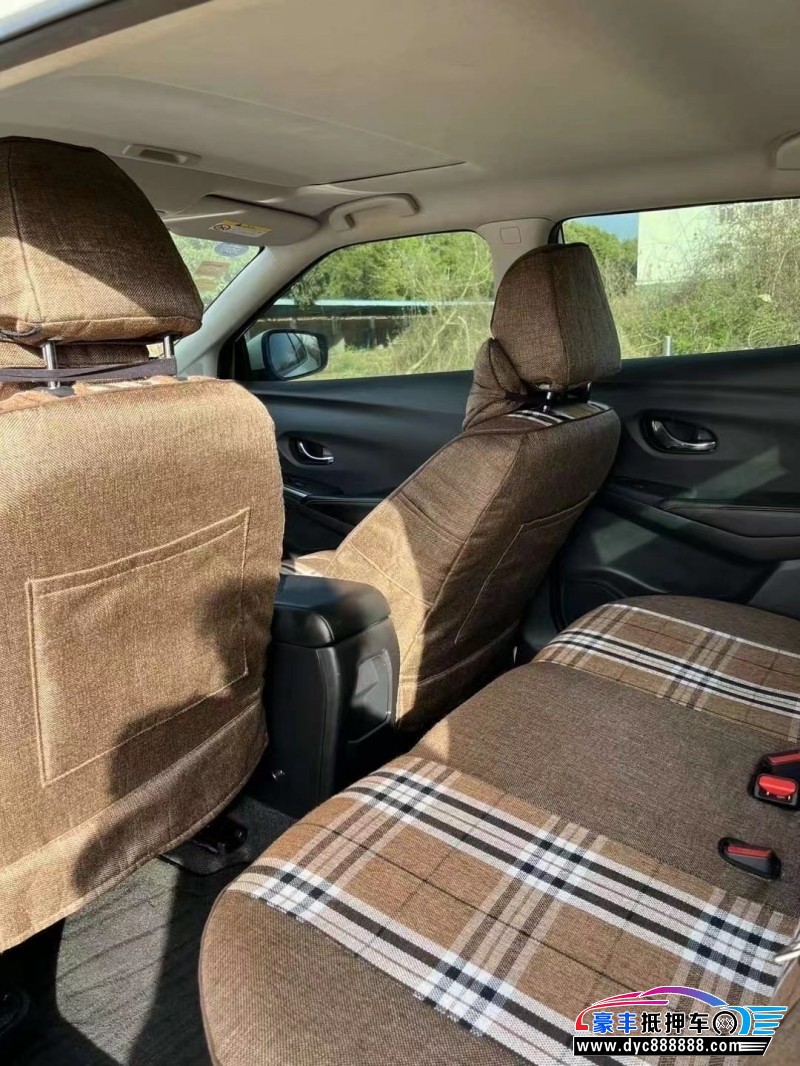 19年日产蓝鸟轿车抵押车出售