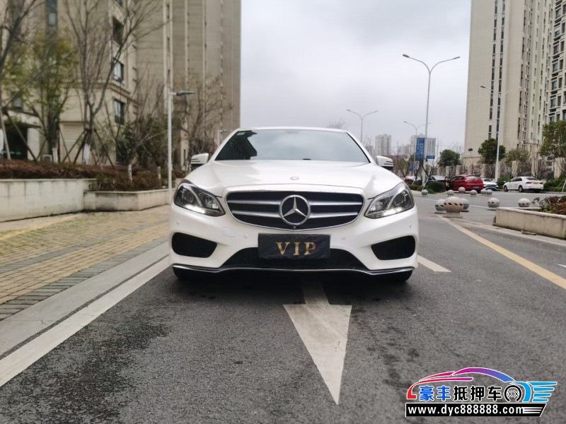 15年奔驰E级轿车抵押车出售