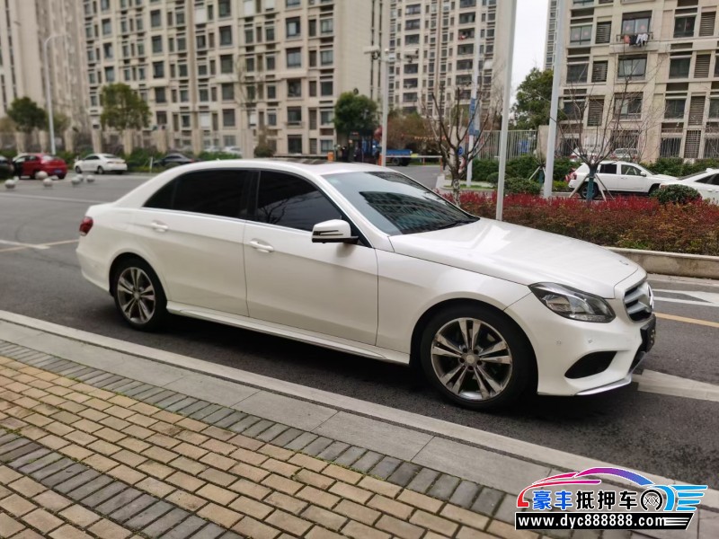 15年奔驰E级轿车抵押车出售
