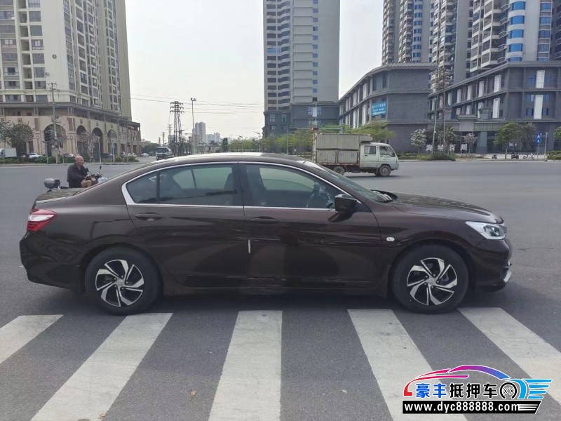 16年本田雅阁轿车抵押车出售