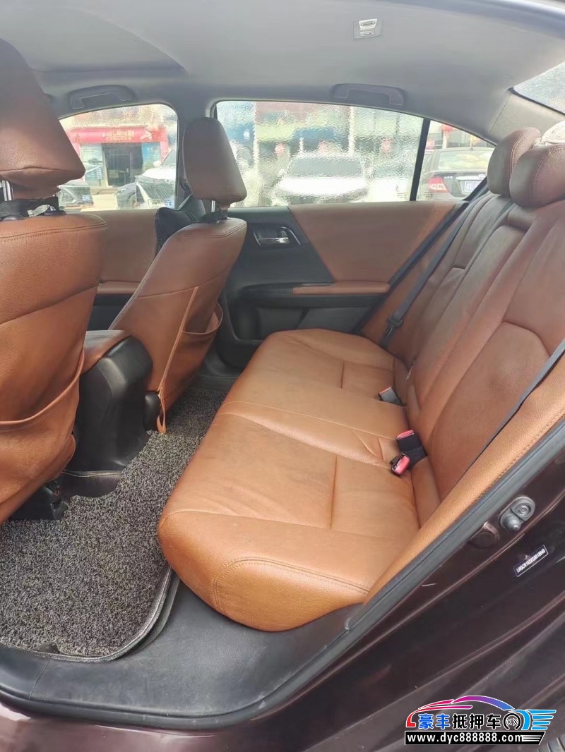 16年本田雅阁轿车抵押车出售