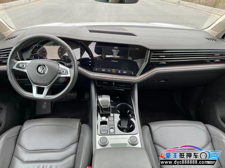 20年大众途锐轿车抵押车出售