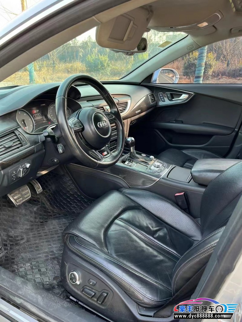 15年奥迪S7轿车抵押车出售