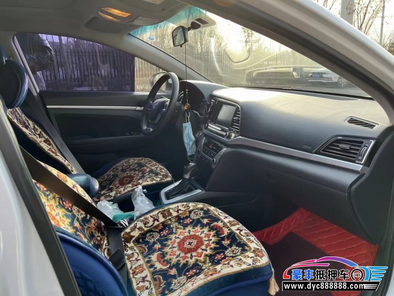 17年现代领动轿车抵押车出售