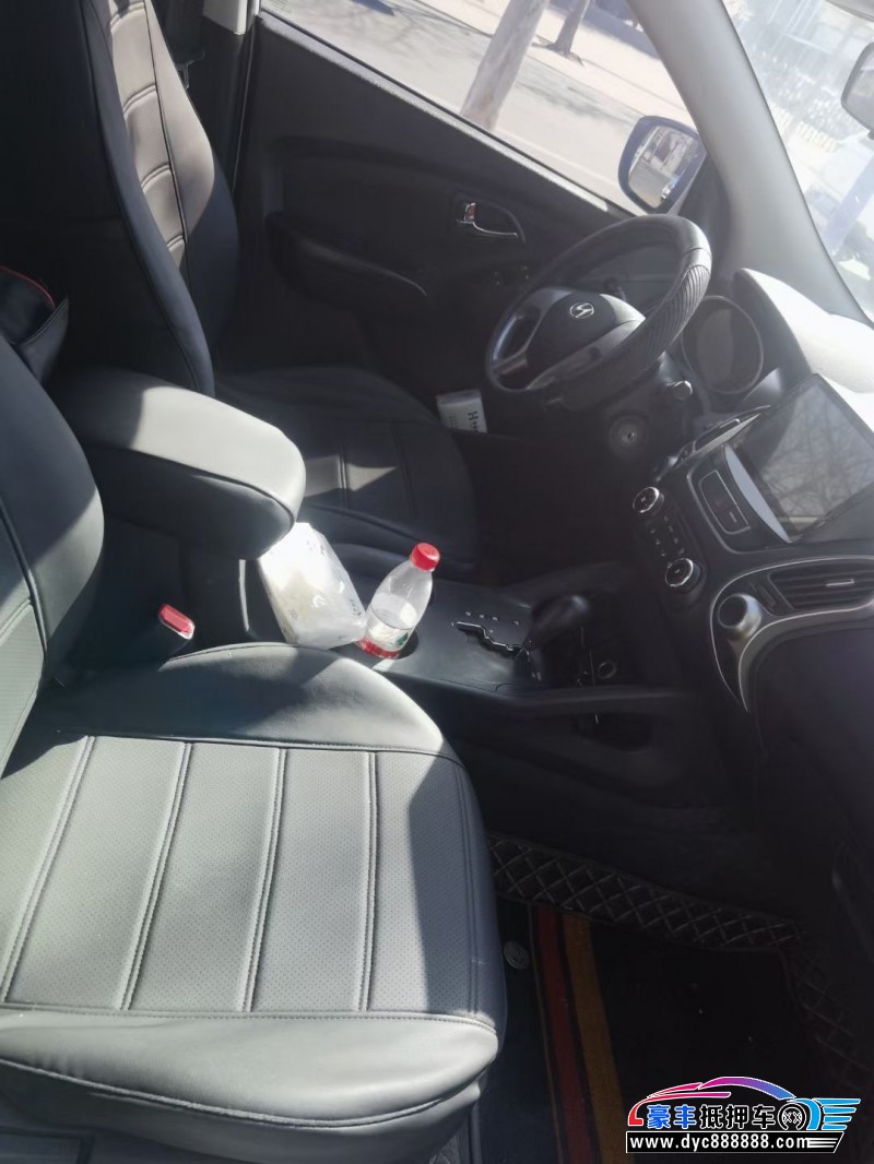 17年现代ix35轿车抵押车出售