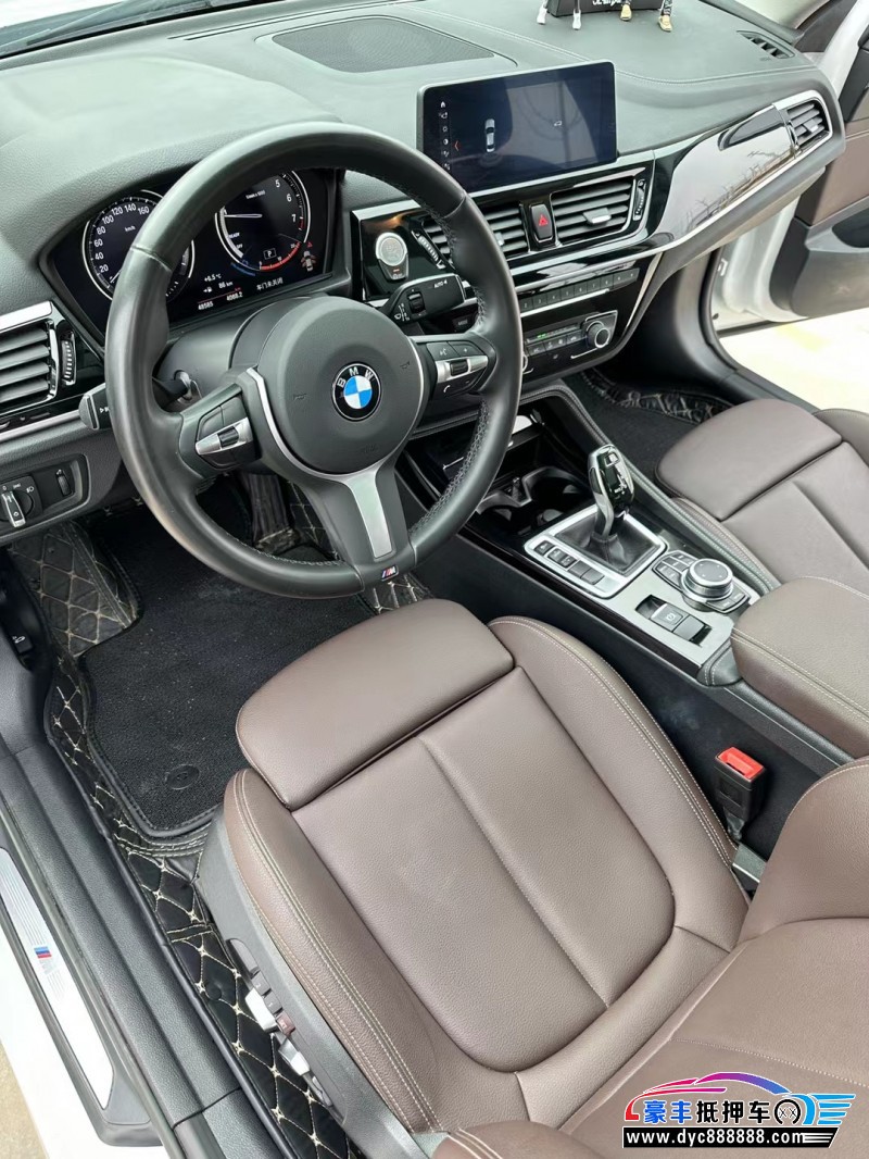 21年宝马1系轿车抵押车出售