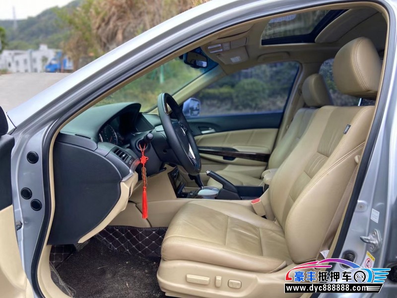 09年本田雅阁轿车抵押车出售