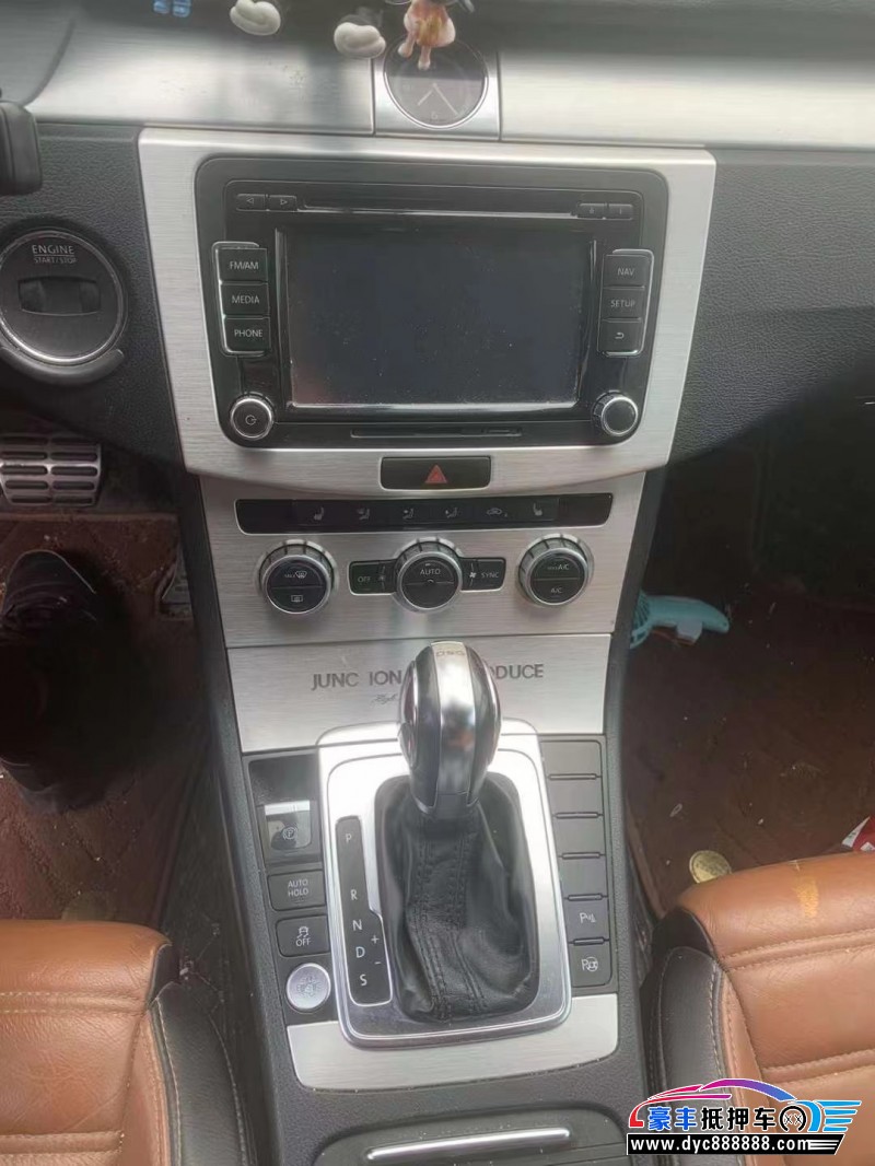 13年大众CC轿车抵押车出售