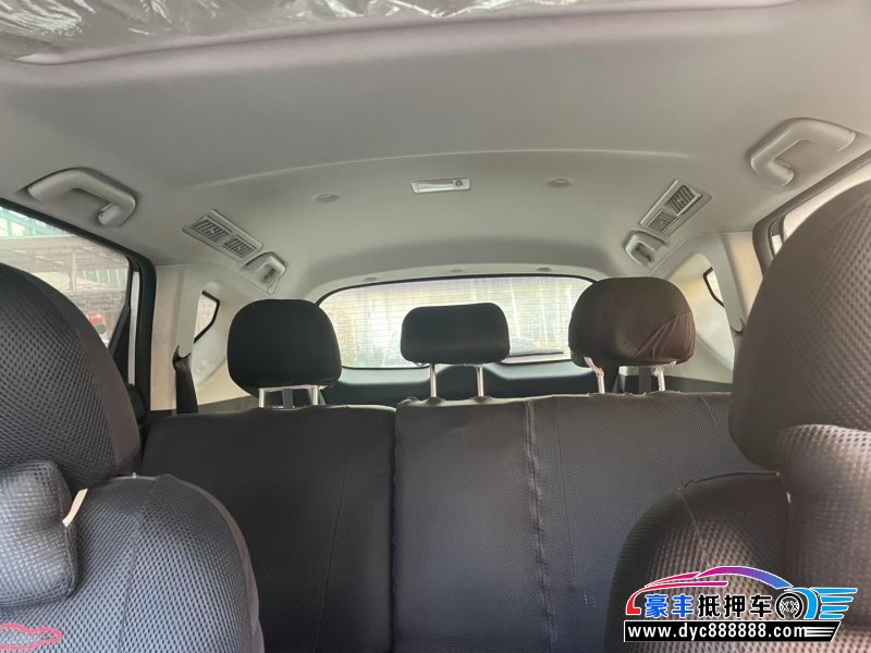 18年东风风光580轿车抵押车出售