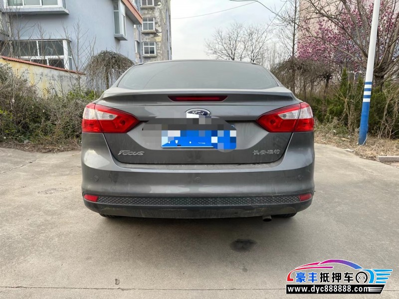 15年福特福克斯轿车抵押车出售