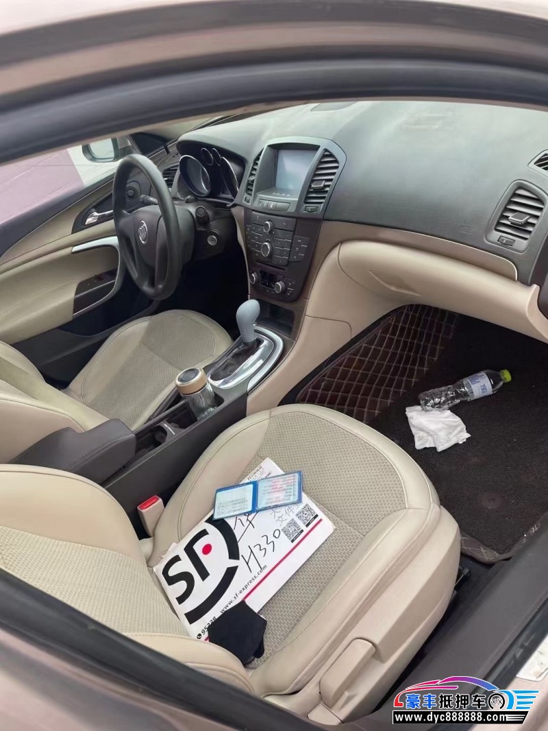 13年别克君威轿车抵押车出售