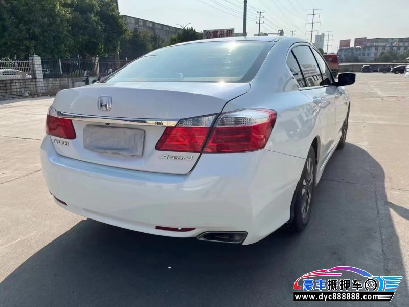 16年本田雅阁轿车抵押车出售