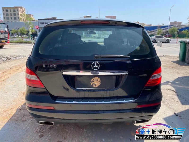 13年奔驰R轿车抵押车出售
