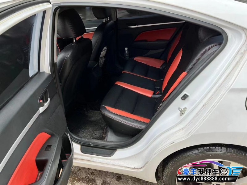 17年现代领动轿车抵押车出售