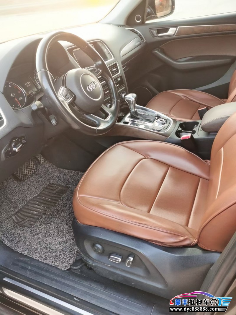 17年奥迪Q5轿车抵押车出售