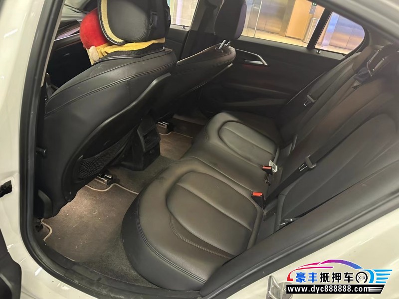 18年宝马1系轿车抵押车出售