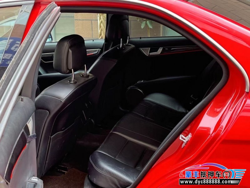 13年奔驰C轿车抵押车出售