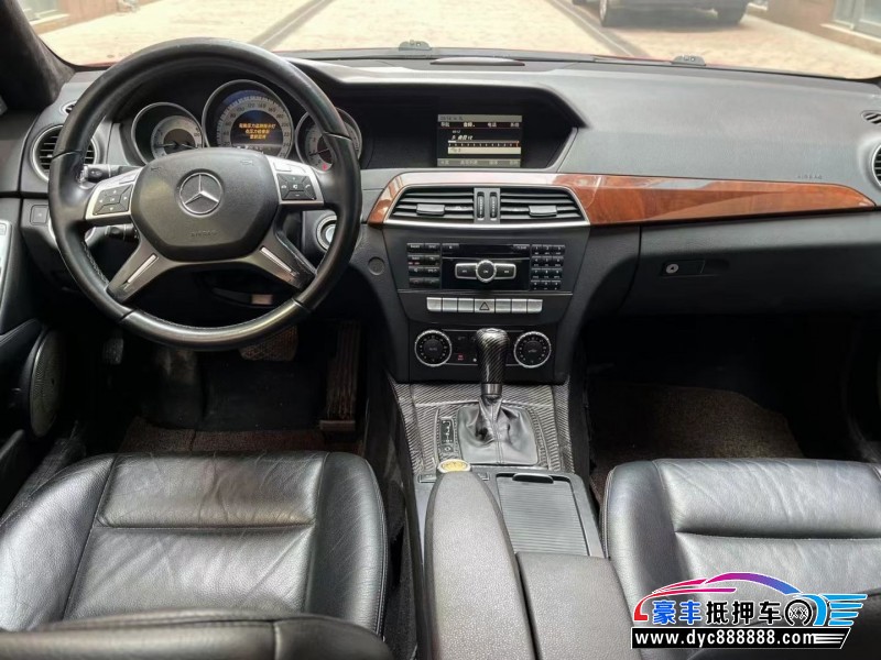 13年奔驰C轿车抵押车出售