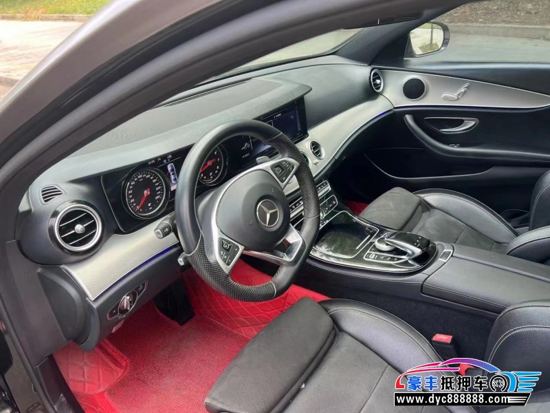 17年奔驰E级轿车抵押车出售