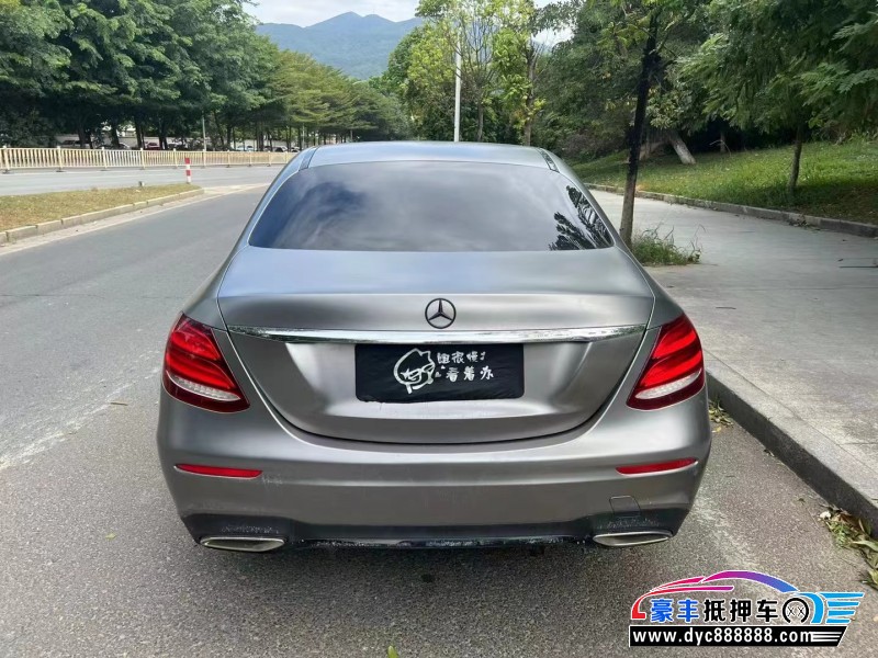 17年奔驰E级轿车抵押车出售