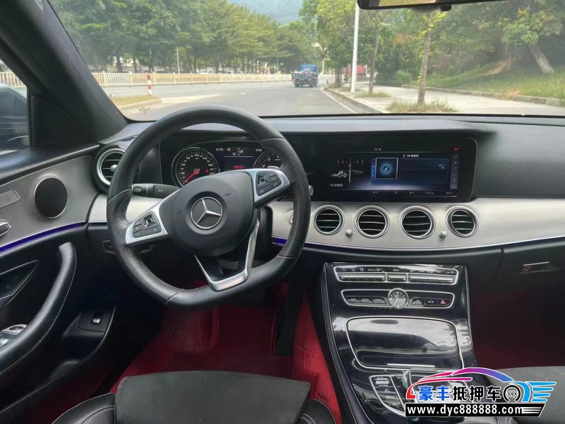 17年奔驰E级轿车抵押车出售