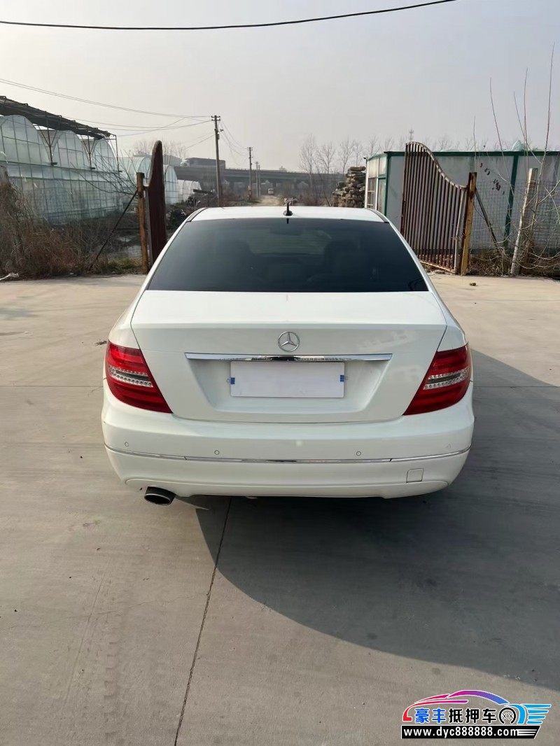 13年奔驰C轿车抵押车出售