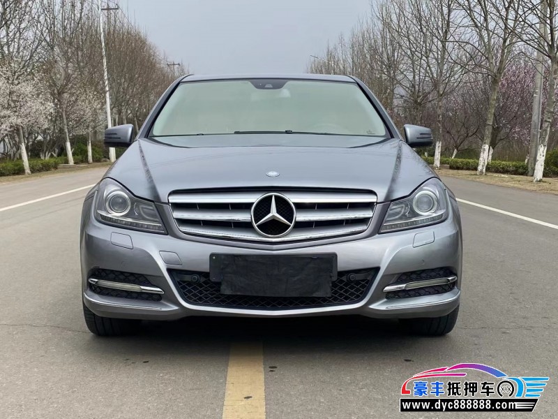 13年奔驰C轿车抵押车出售