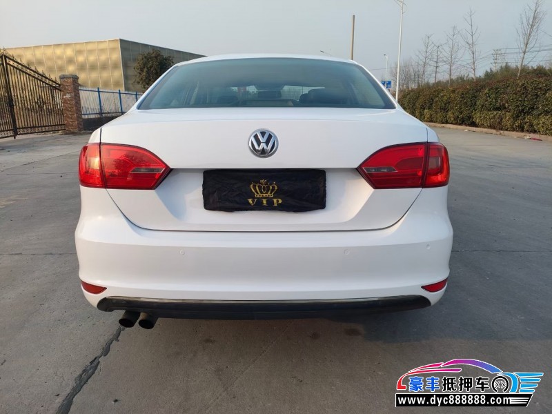 14年大众速腾轿车抵押车出售