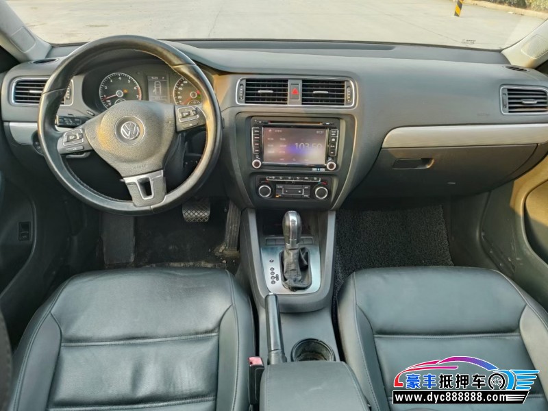 14年大众速腾轿车抵押车出售