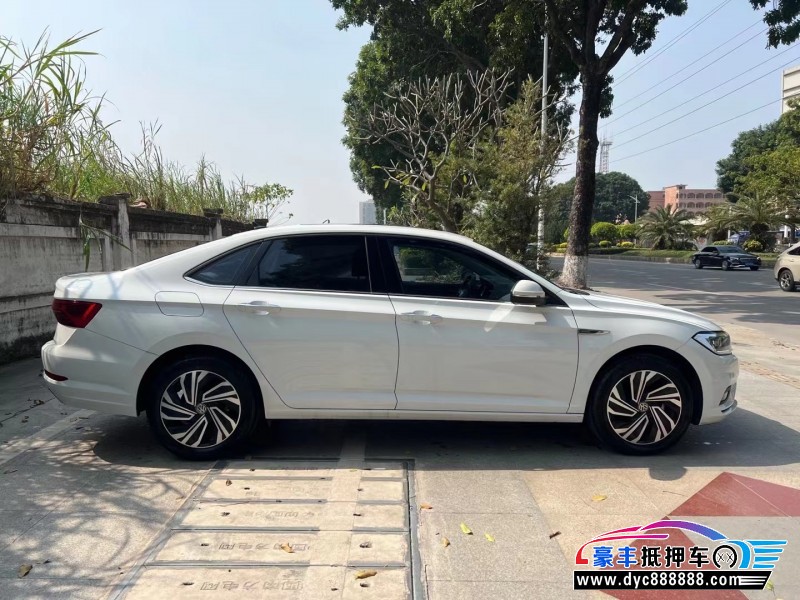 21年大众速腾轿车抵押车出售