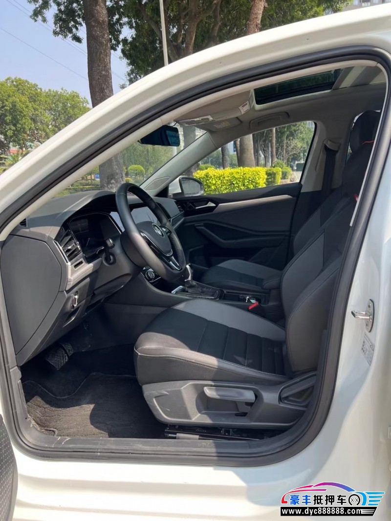 21年大众速腾轿车抵押车出售