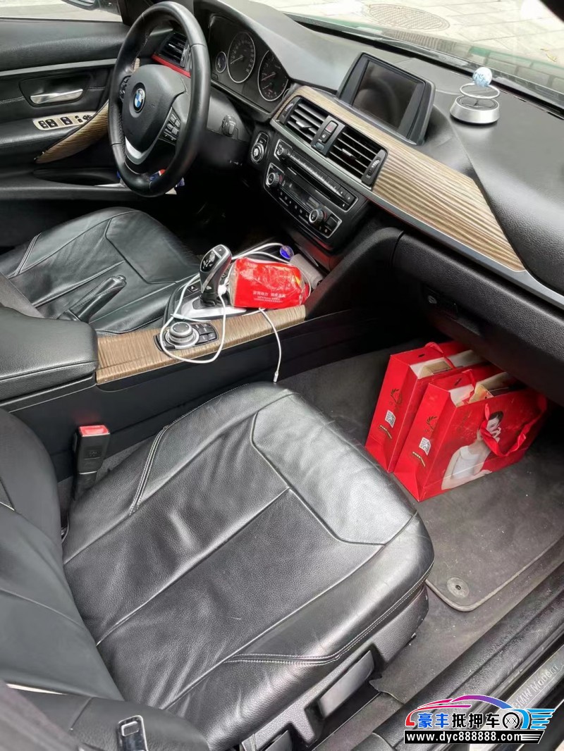 12年宝马3系轿车抵押车出售