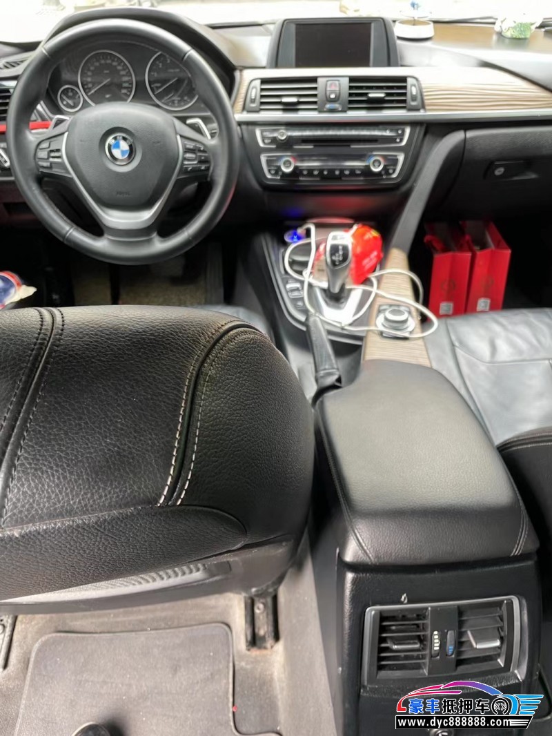 12年宝马3系轿车抵押车出售