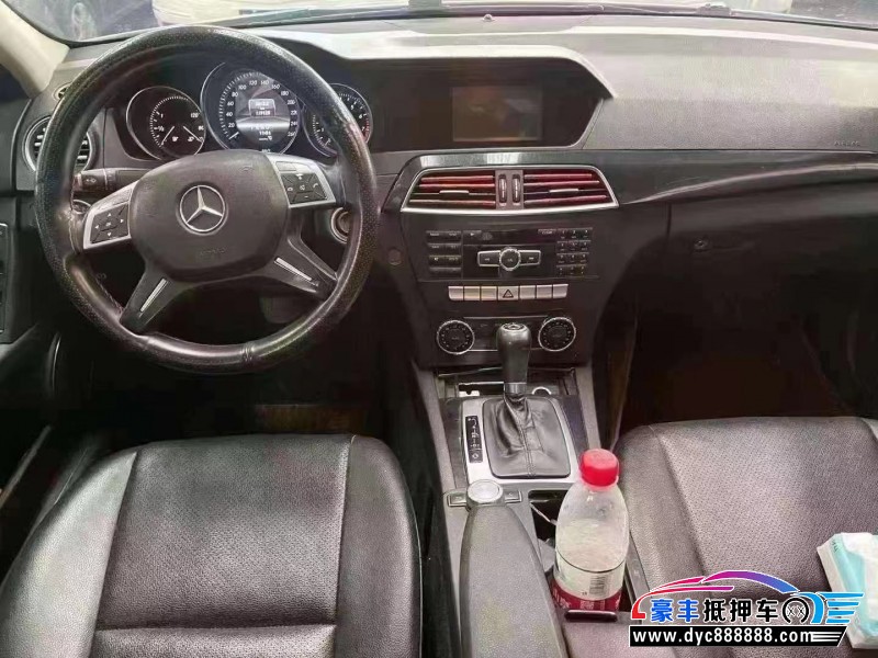 13年奔驰C轿车抵押车出售