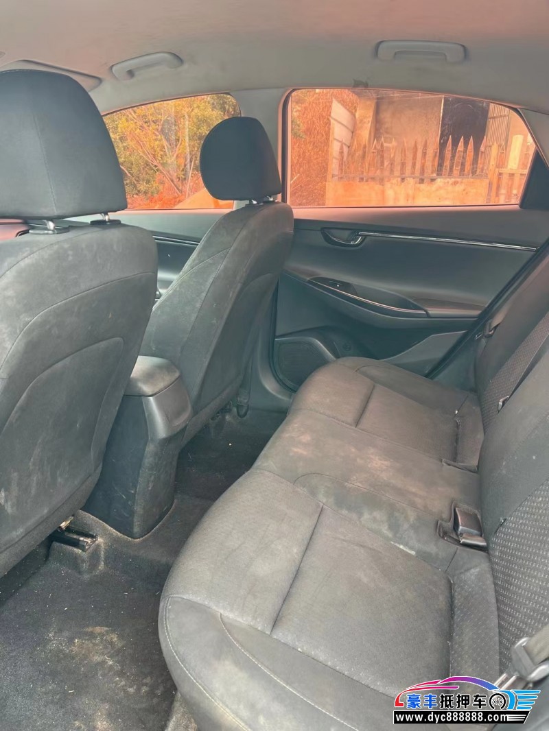 18年现代悦动轿车抵押车出售